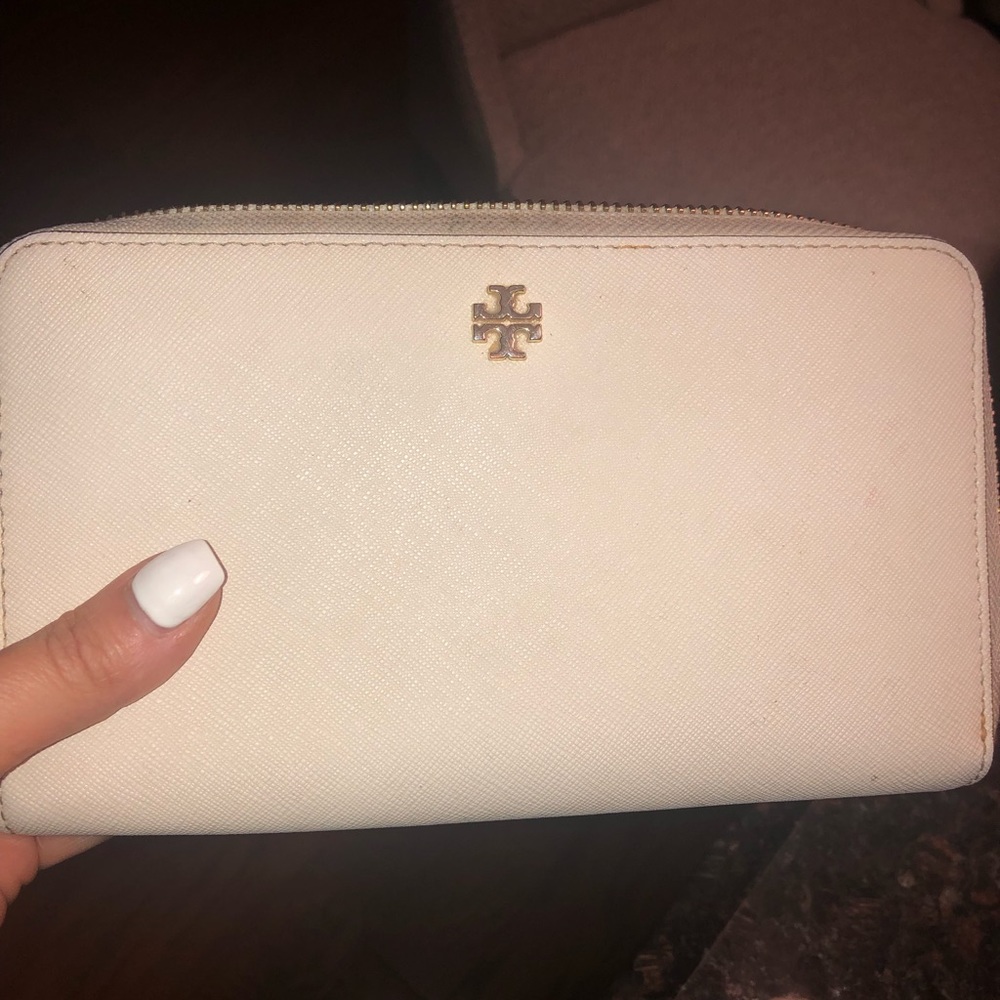 Tori Burch wallet